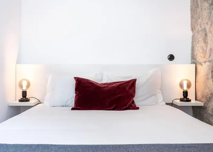 Viva Aliados Downtown * Порту