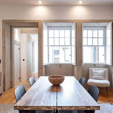 Viva Aliados Downtown Apartment