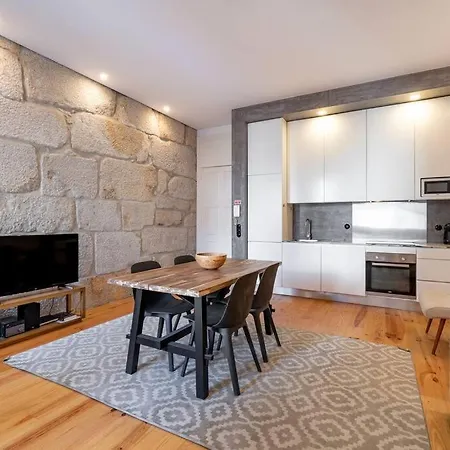 Viva Aliados Downtown Apartment *